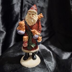 Cute Resin Santa With Kittens Figurine~St. Nick With Cats~Christmas Pets
